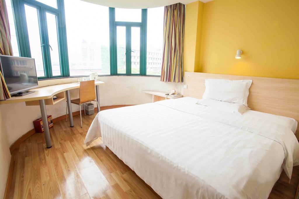 7Days Inn Foshan Dongfang Square Walmart Szoba fotó
